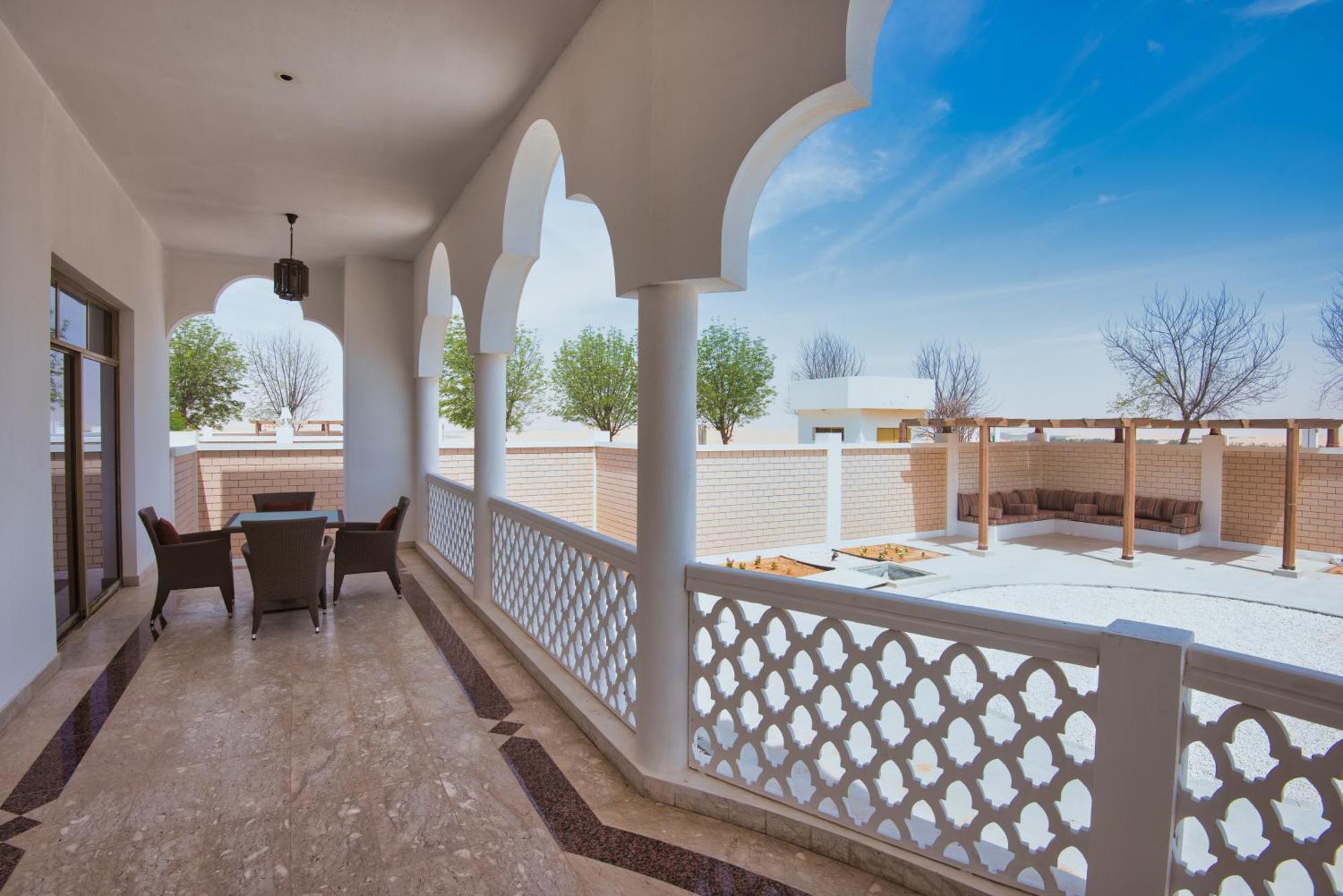 Liwa Hotel Mezairaa Exterior foto